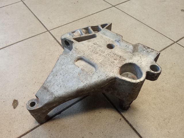 bontott VW TOURAN Motor Tartó Bak (Pozíciófüggetlen)