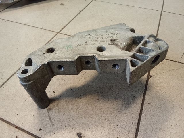 bontott VW TOURAN Motor Tartó Bak (Pozíciófüggetlen)