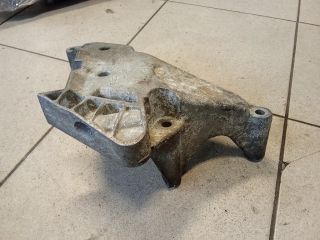 bontott VW TOURAN Motor Tartó Bak (Pozíciófüggetlen)