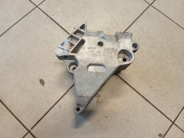 bontott VW TOURAN Motor Tartó Bak (Pozíciófüggetlen)
