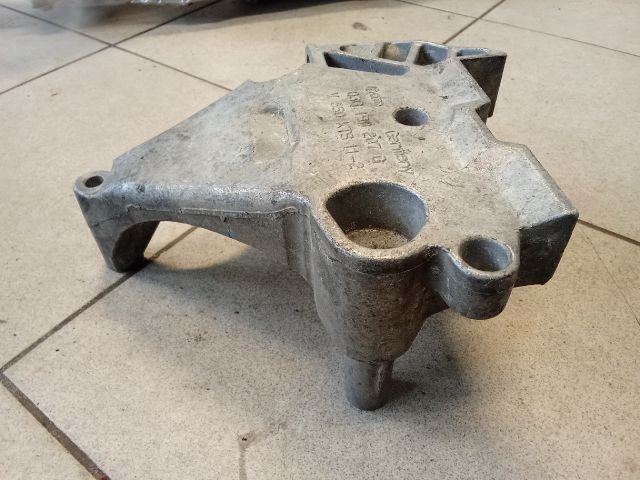 bontott VW TOURAN Motor Tartó Bak (Pozíciófüggetlen)