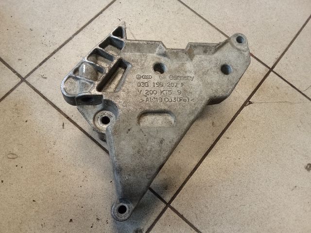 bontott VW TOURAN Motor Tartó Bak (Pozíciófüggetlen)