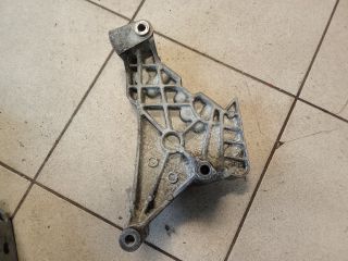 bontott VW TOURAN Motor Tartó Bak (Pozíciófüggetlen)