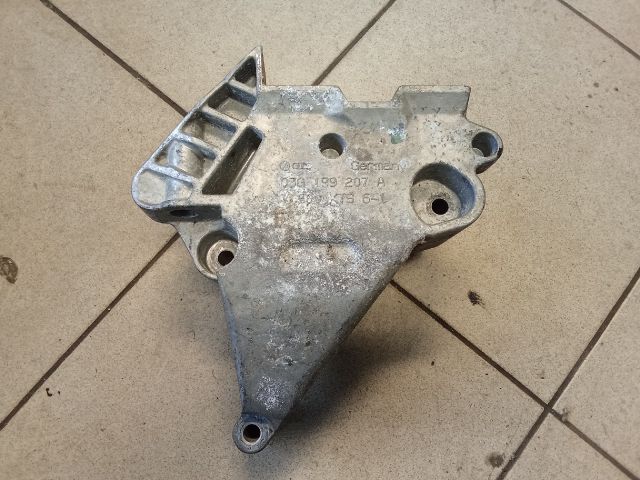 bontott VW TOURAN Motor Tartó Bak (Pozíciófüggetlen)