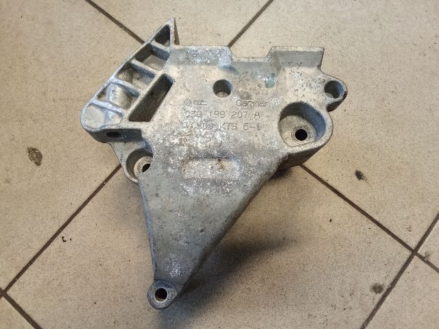 bontott VW TOURAN Motor Tartó Bak (Pozíciófüggetlen)