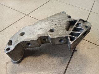 bontott VW TOURAN Motor Tartó Bak (Pozíciófüggetlen)