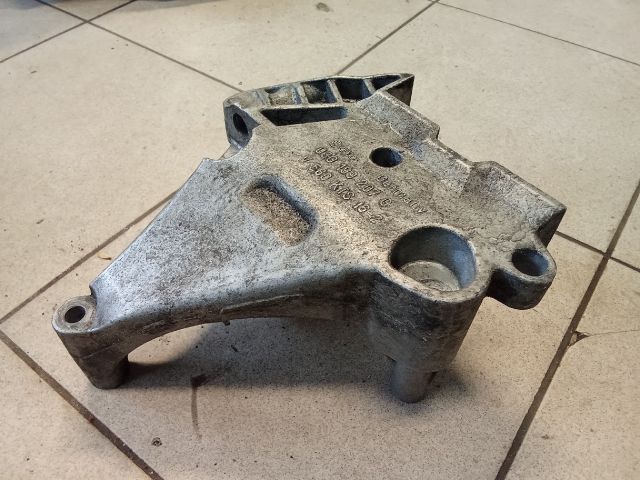 bontott VW TOURAN Motor Tartó Bak (Pozíciófüggetlen)