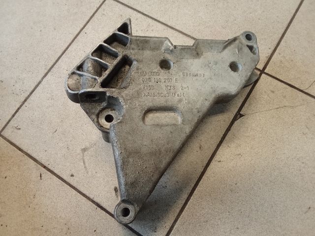 bontott VW TOURAN Motor Tartó Bak (Pozíciófüggetlen)