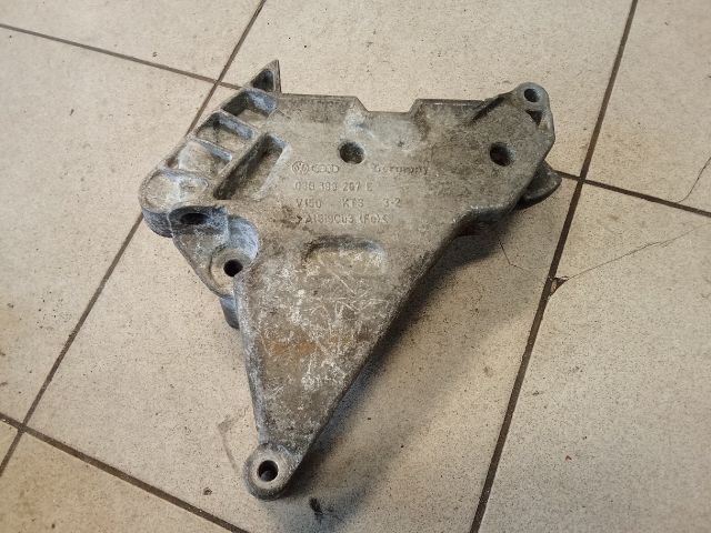 bontott VW TOURAN Motor Tartó Bak (Pozíciófüggetlen)
