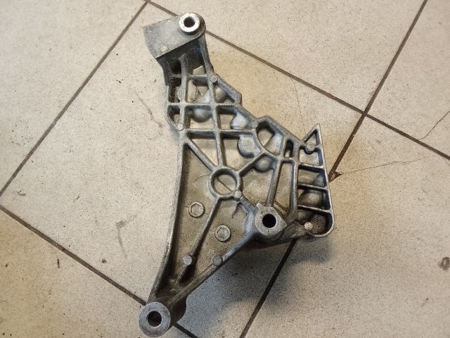 bontott VW TOURAN Motor Tartó Bak (Pozíciófüggetlen)