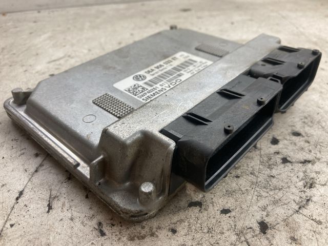 bontott VW TOURAN Motorvezérlő