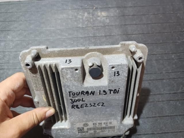 bontott VW TOURAN Motorvezérlő