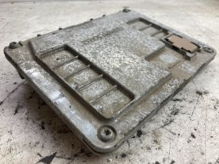 bontott VW TOURAN Motorvezérlő