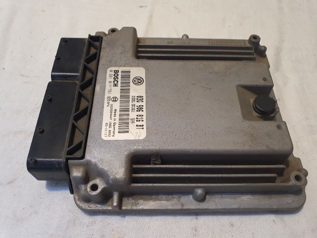 bontott VW TOURAN Motorvezérlő