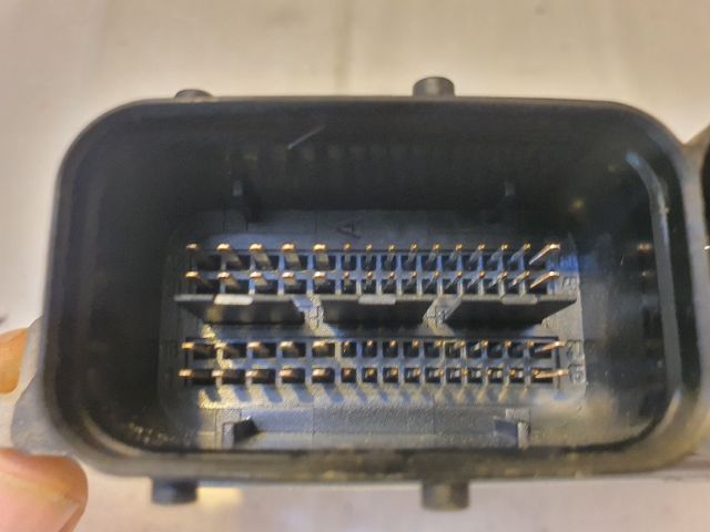 bontott VW TOURAN Motorvezérlő