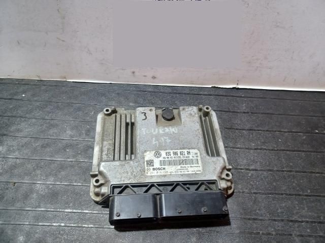 bontott VW TOURAN Motorvezérlő