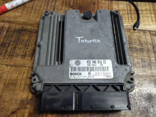 bontott VW TOURAN Motorvezérlő
