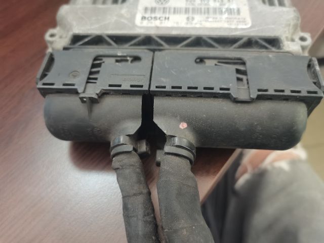 bontott VW TOURAN Motorvezérlő