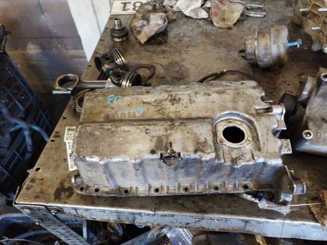 bontott VW TOURAN Olajteknő