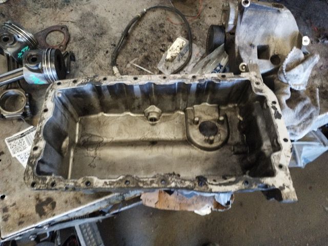 bontott VW TOURAN Olajteknő