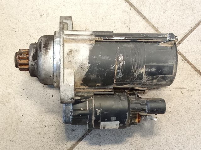 bontott VW TOURAN Önindító