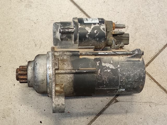 bontott VW TOURAN Önindító