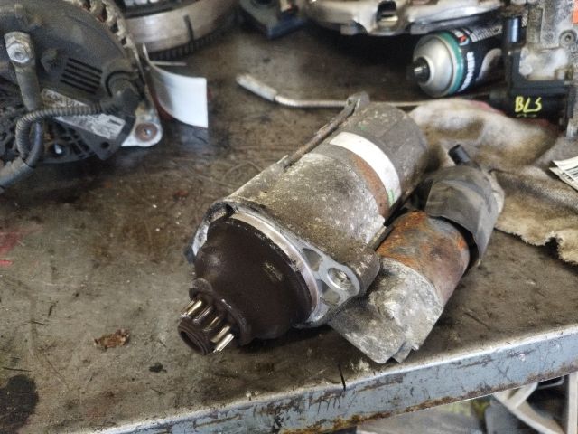 bontott VW TOURAN Önindító