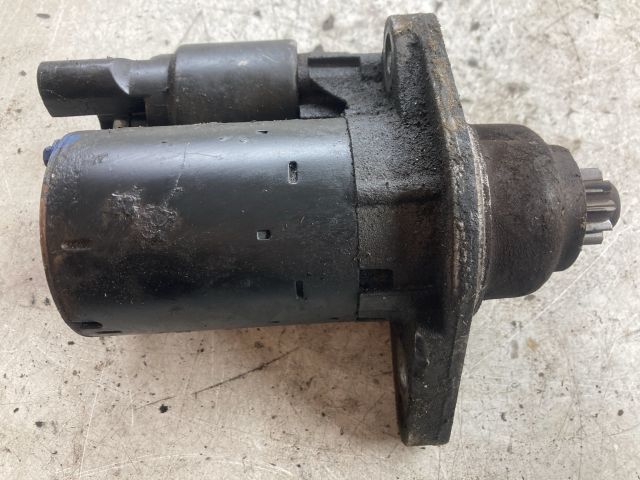 bontott VW TOURAN Önindító