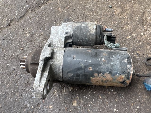 bontott VW TOURAN Önindító