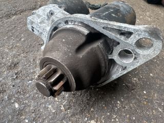 bontott VW TOURAN Önindító