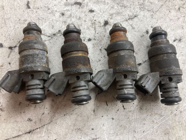 bontott VW TOURAN Porlasztó Sor / Híd