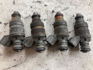 bontott VW TOURAN Porlasztó Sor / Híd