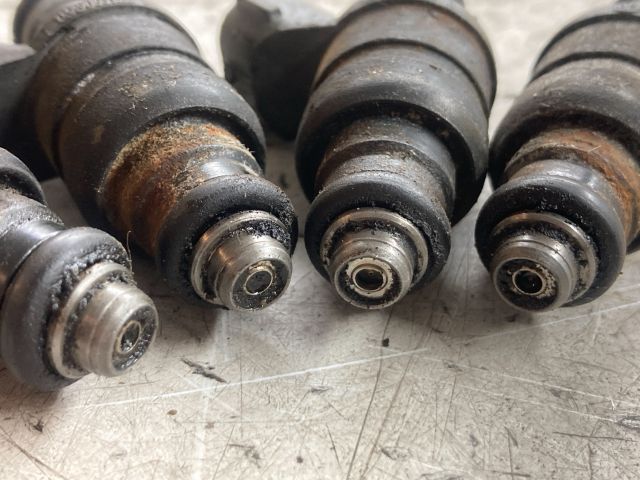 bontott VW TOURAN Porlasztó Sor / Híd