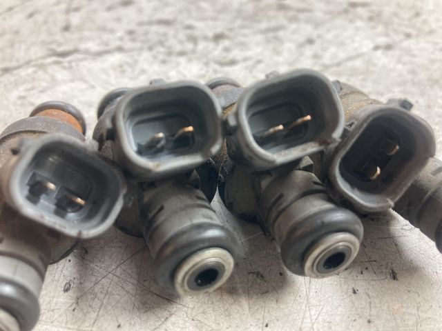 bontott VW TOURAN Porlasztó Sor / Híd