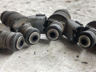 bontott VW TOURAN Porlasztó Sor / Híd