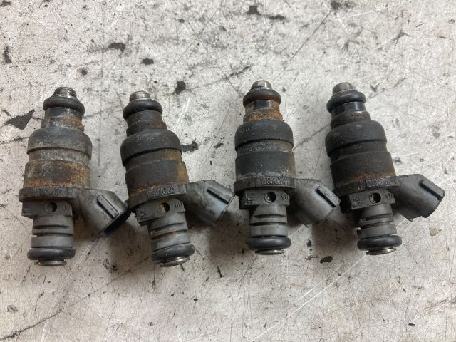 bontott VW TOURAN Porlasztó Sor / Híd