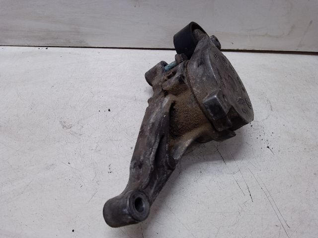 bontott VW TOURAN Szíjfeszítő Görgő