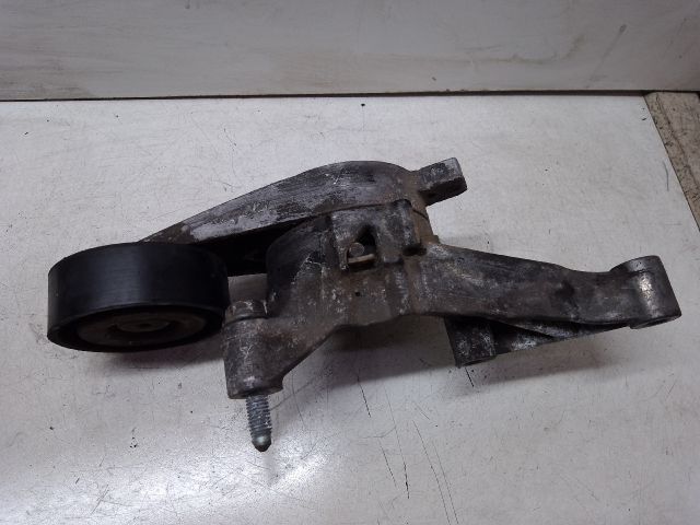 bontott VW TOURAN Szíjfeszítő Görgő