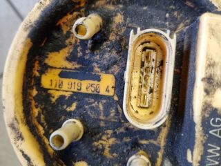 bontott VW TOURAN Üzemanyag Szivattyú