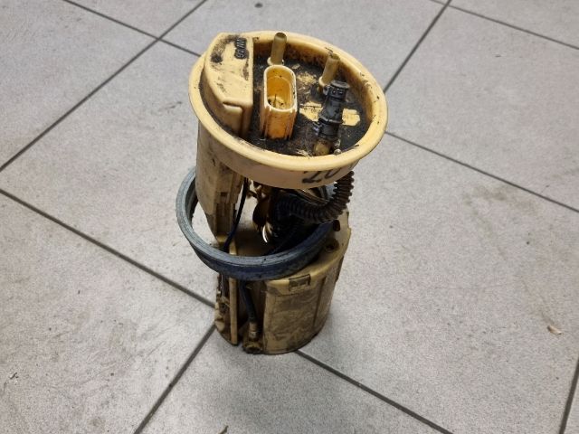 bontott VW TOURAN Üzemanyag Szivattyú