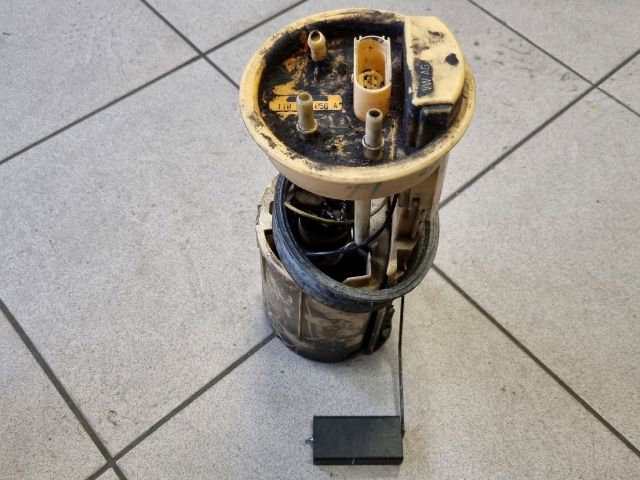 bontott VW TOURAN Üzemanyag Szivattyú