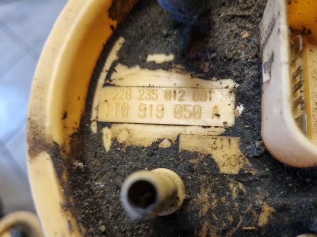 bontott VW TOURAN Üzemanyag Szivattyú