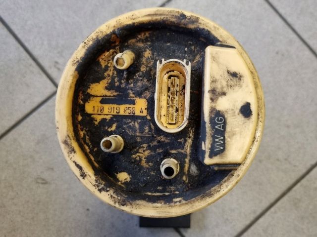 bontott VW TOURAN Üzemanyag Szivattyú