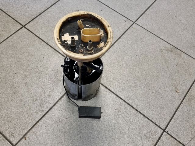 bontott VW TOURAN Üzemanyag Szivattyú