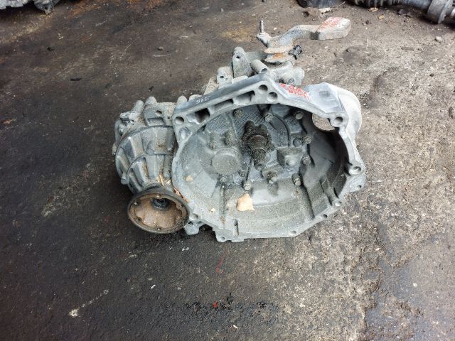 bontott VW TOURAN Váltó (Mechanikus)