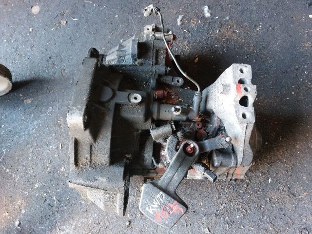 bontott VW TOURAN Váltó (Mechanikus)