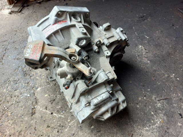 bontott VW TOURAN Váltó (Mechanikus)