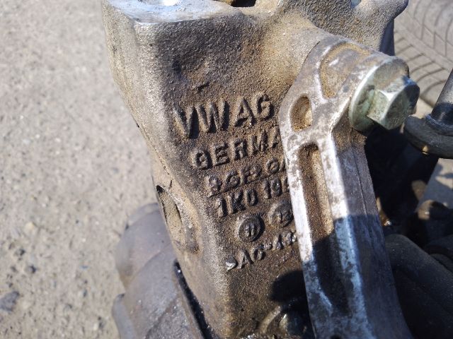 bontott VW TOURAN Váltó (Mechanikus)