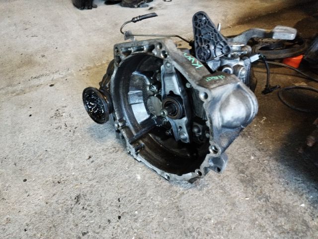 bontott VW TOURAN Váltó (Mechanikus)