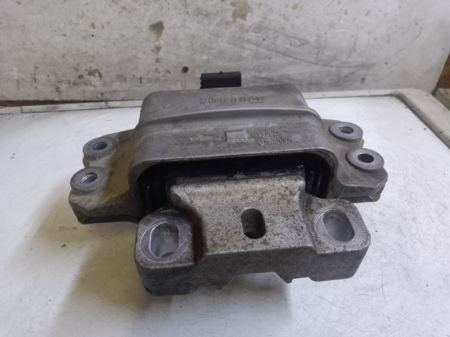 bontott VW TOURAN Váltó Tartó Bak (Pozíciófüggetlen)